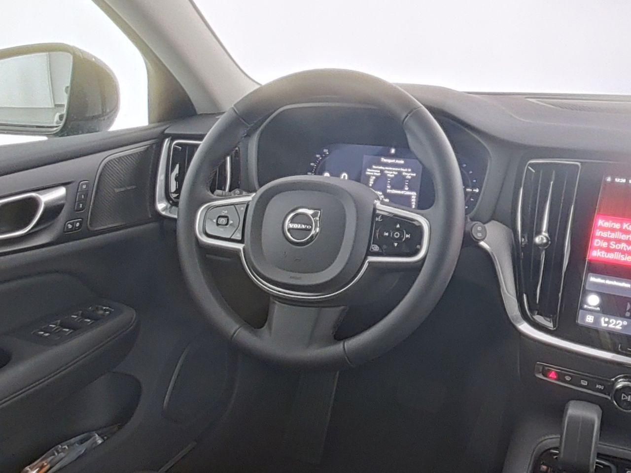 Fahrzeugabbildung Volvo V60 Kombi Plus Dark Recharge Plug-In Hybrid AWD
