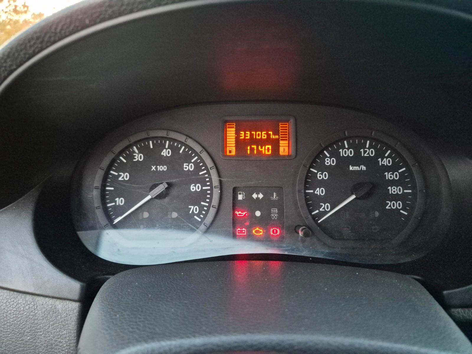Dacia Logan 2011 — photo 11