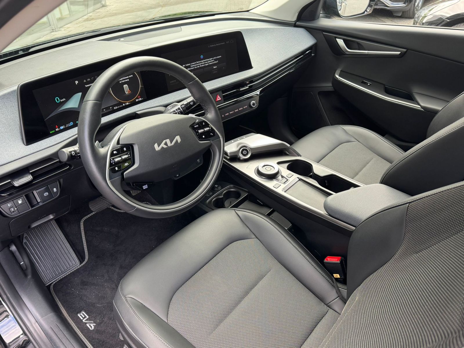 Fahrzeugabbildung Kia EV6 4WD NAVI+LED+SHZ+KAMERA+WP+DAB+ACC+19"