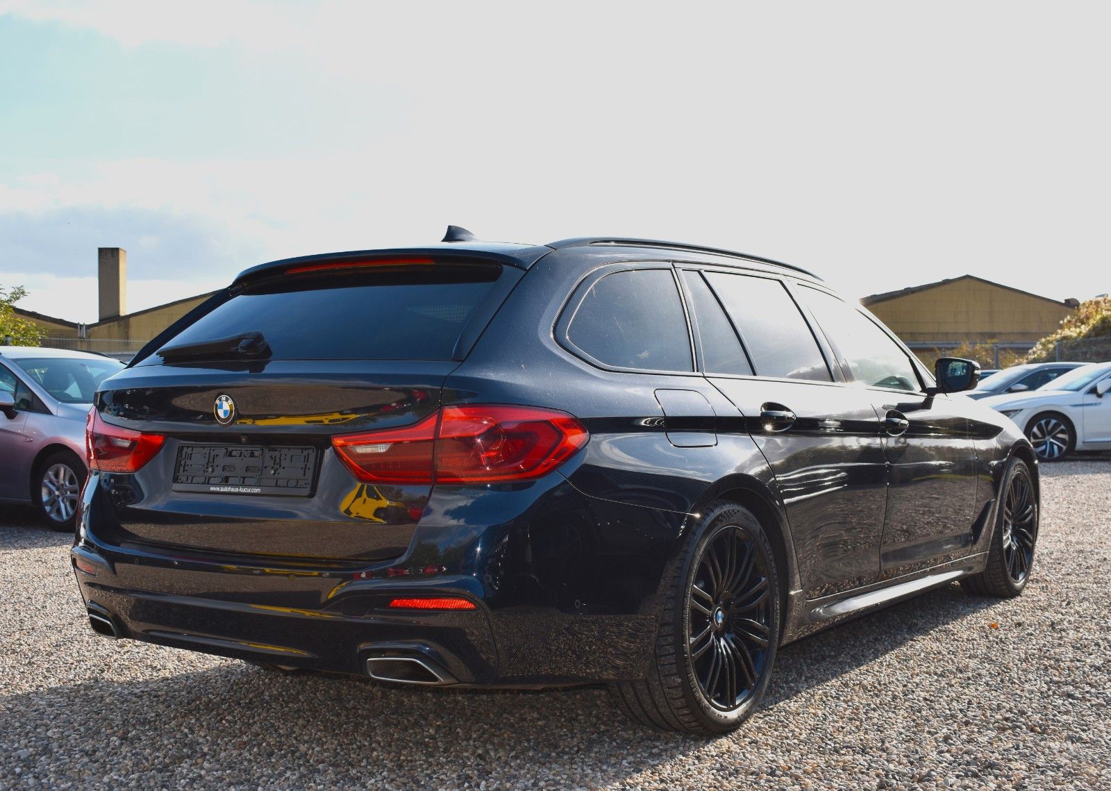 Fahrzeugabbildung BMW 520d Touring xDrive M Sport AHK/LED/KAMERA/TEMP.
