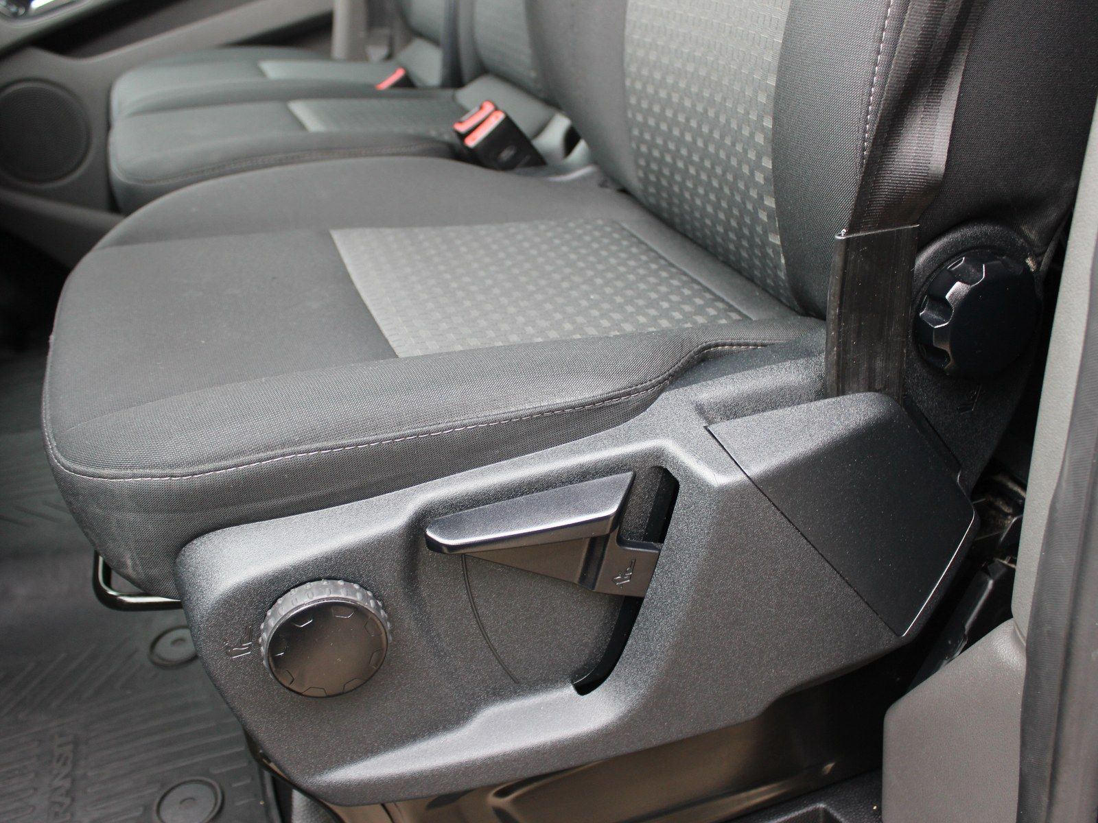Fahrzeugabbildung Ford Transit Custom 320 L2 Trend 2,0 TDCi