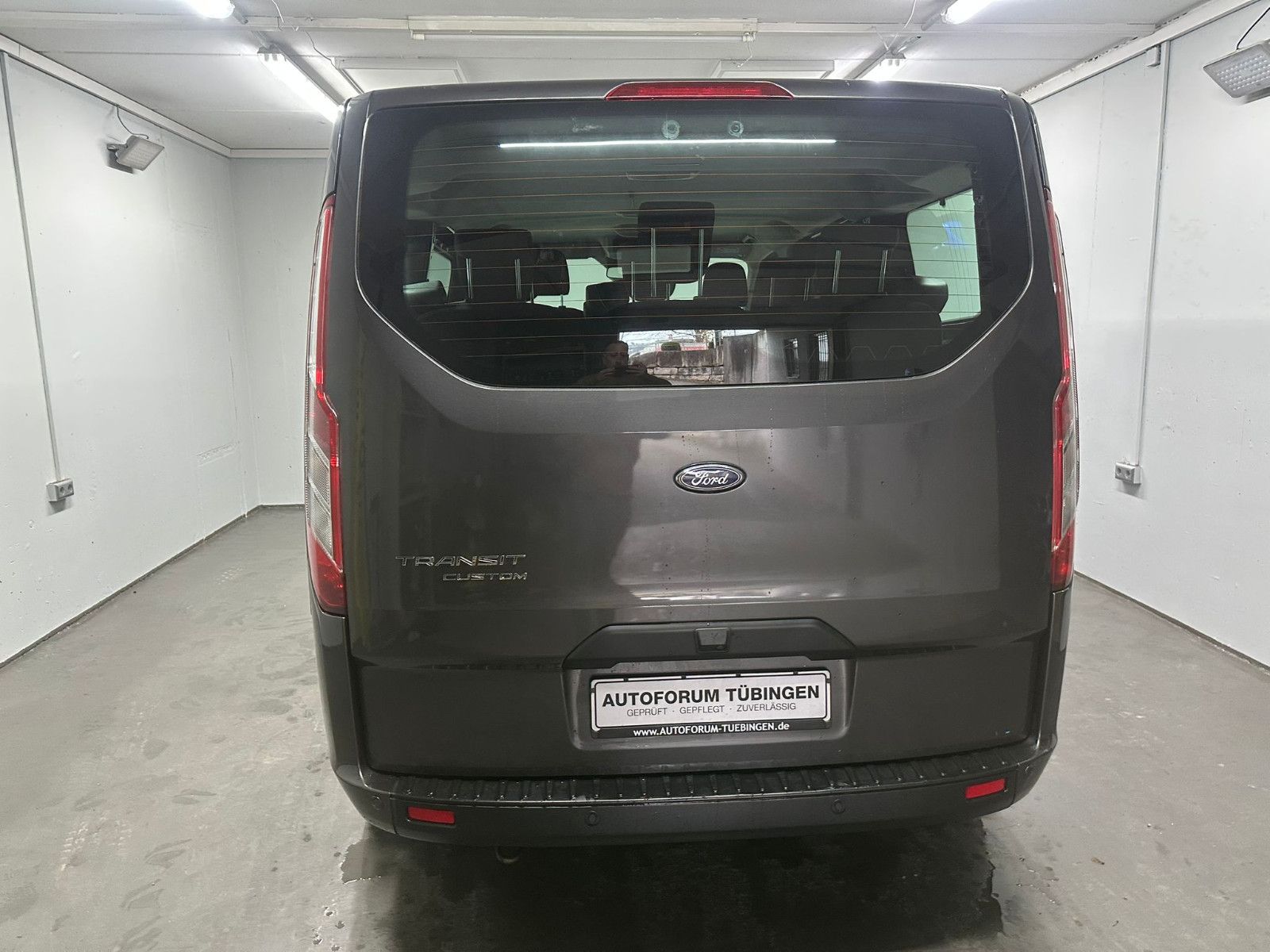 Fahrzeugabbildung Ford Transit Custom 320 L1H1*TREND*8-SITZE*NAVI*SPURH