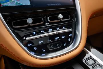 صورة مصغرة 19 لـ 2021 Aston Martin DBX