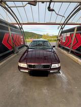 Audi 80 Limousine  - Audi 80 mit Anhängerkupplung