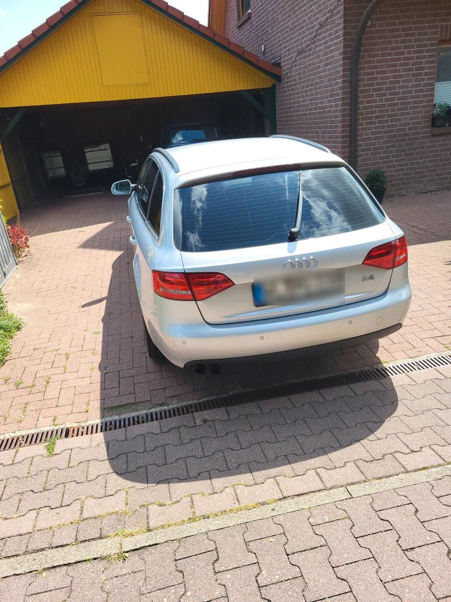 Audi A4 2010 — photo 15