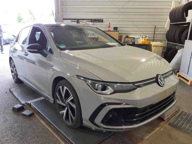 Golf VIII 2.0 TSI R-LINE BLACKSTYLE PANO+KAM+ACC