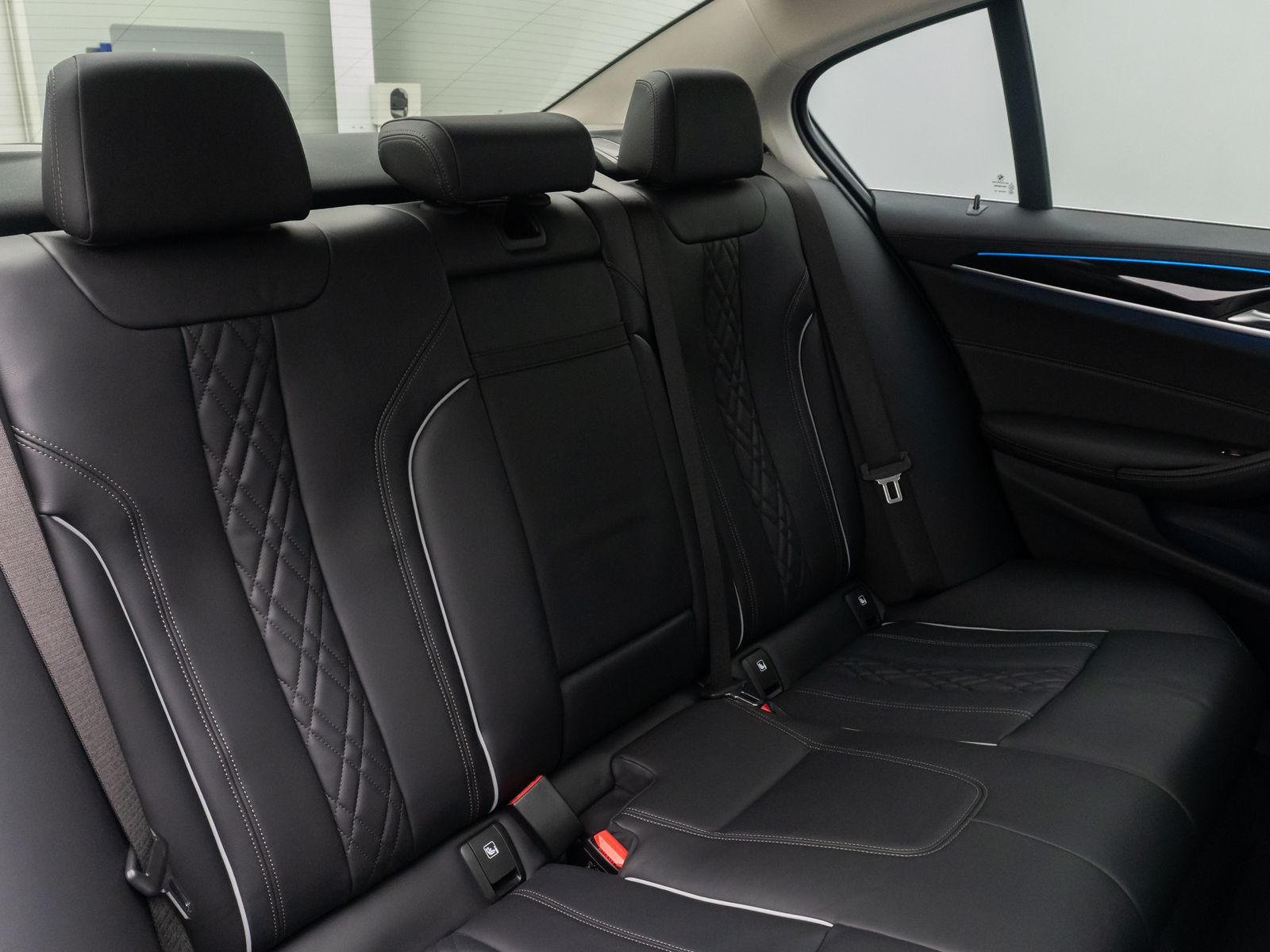 Fahrzeugabbildung BMW 530e xD Luxury Line ACC Kamera DAB H/K HUD Sport