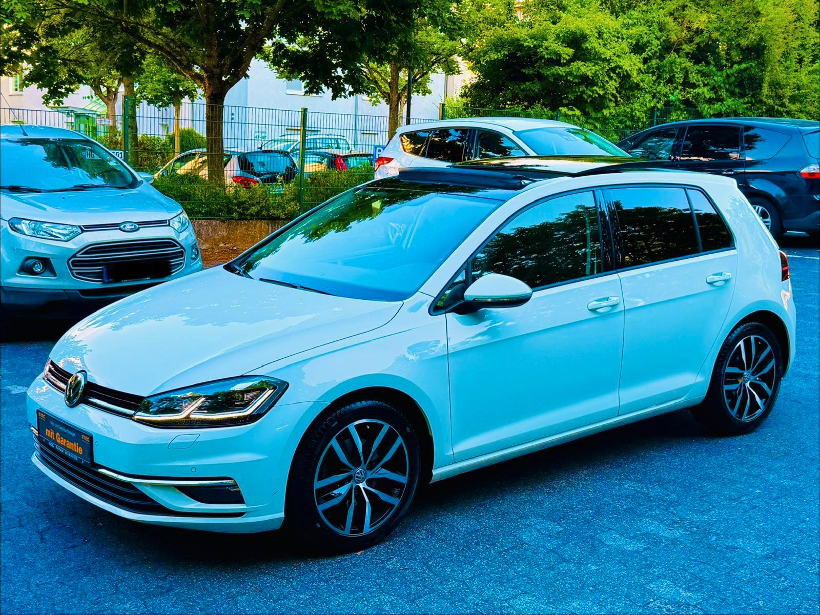 Volkswagen Golf VII Lim. Highline Pano ACC Virtual Voll