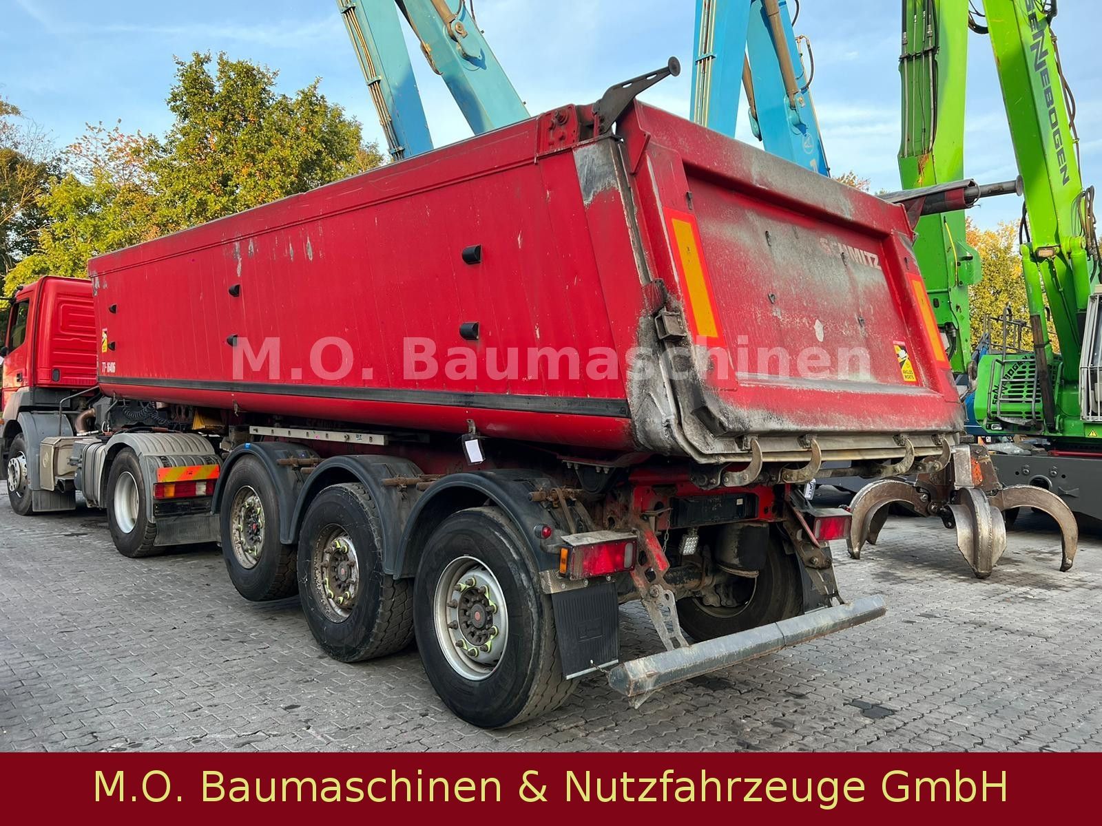 Fahrzeugabbildung Schmitz Cargobull SKI 24 / Luftfederung / 3 Achser / Plane /