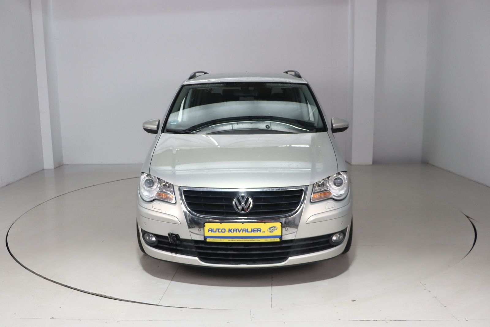 Fahrzeugabbildung Volkswagen Touran 1.4 TSI DSG 7- Sitzer * HU/AU 05.27