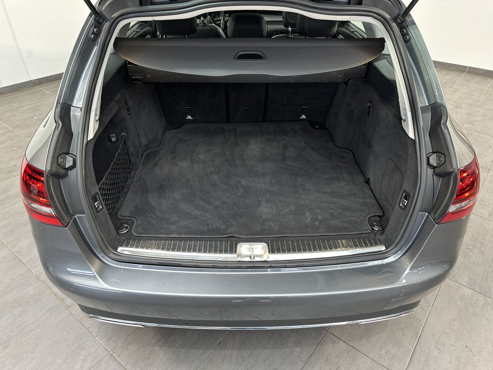 Fahrzeugabbildung Mercedes-Benz C 300 T Avantgarde NAV+LED+PANORAMA+18ZO+KAMERA