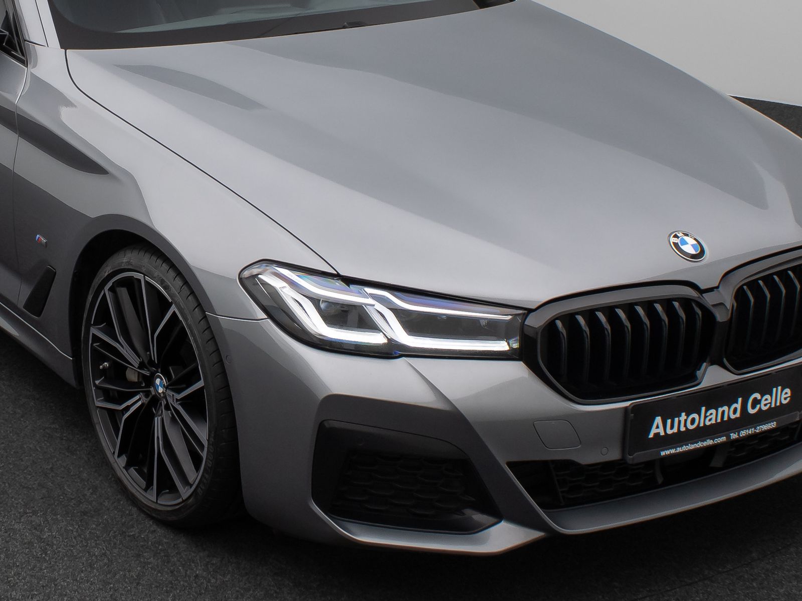 Fahrzeugabbildung BMW 530d M Sport Kamera Laser HUD DAB HiFi Komfort