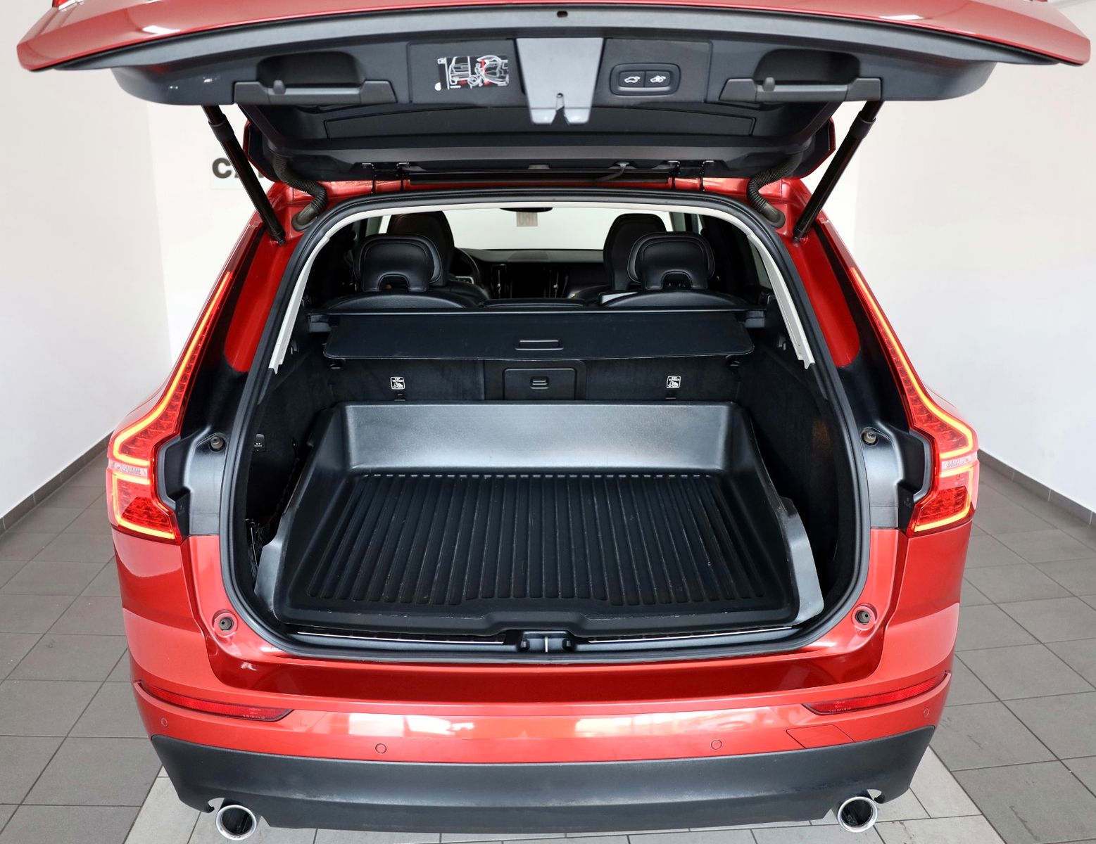 Fahrzeugabbildung Volvo XC60 Momentum Pro,Leder,Navi,Kamera,HUD,ACC,Pano