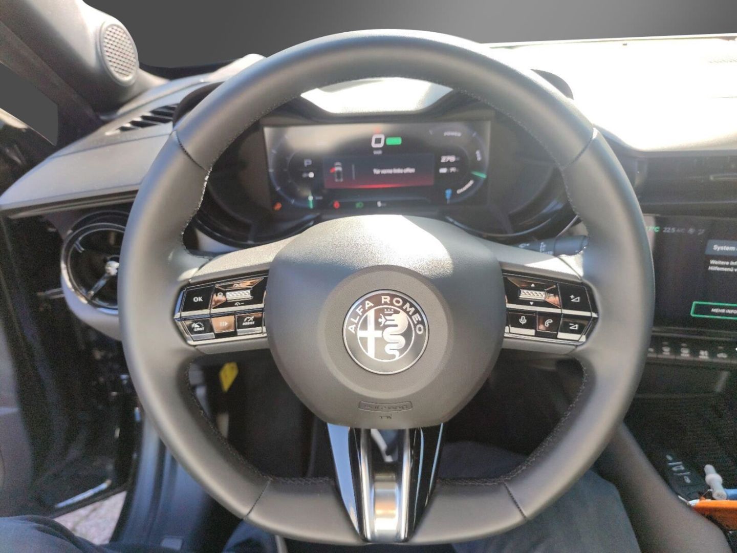 Fahrzeugabbildung Alfa Romeo Junior Elettrica SPECIALE 115kW - Technologie
