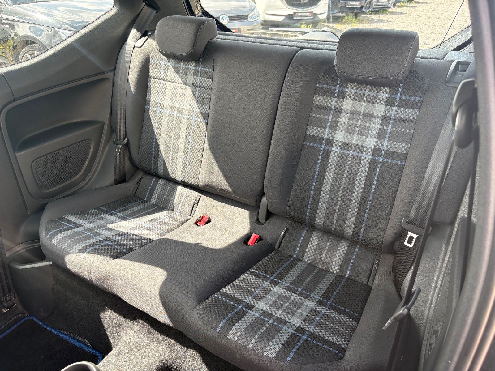 Fahrzeugabbildung Volkswagen up! club up! Navi Klima TÜV 05/2027 Scheckheft