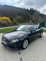 Audi AUDI  A4 2.0 TDI Automatik Euro5  im guten... - Audi A4 aus 2010 mit Diesel-Antrieb: Limousine, 2.0