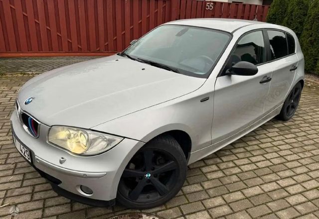 BMW 118 Baureihe 1 Lim. 118i  PDC, Sitzheizung Xenon