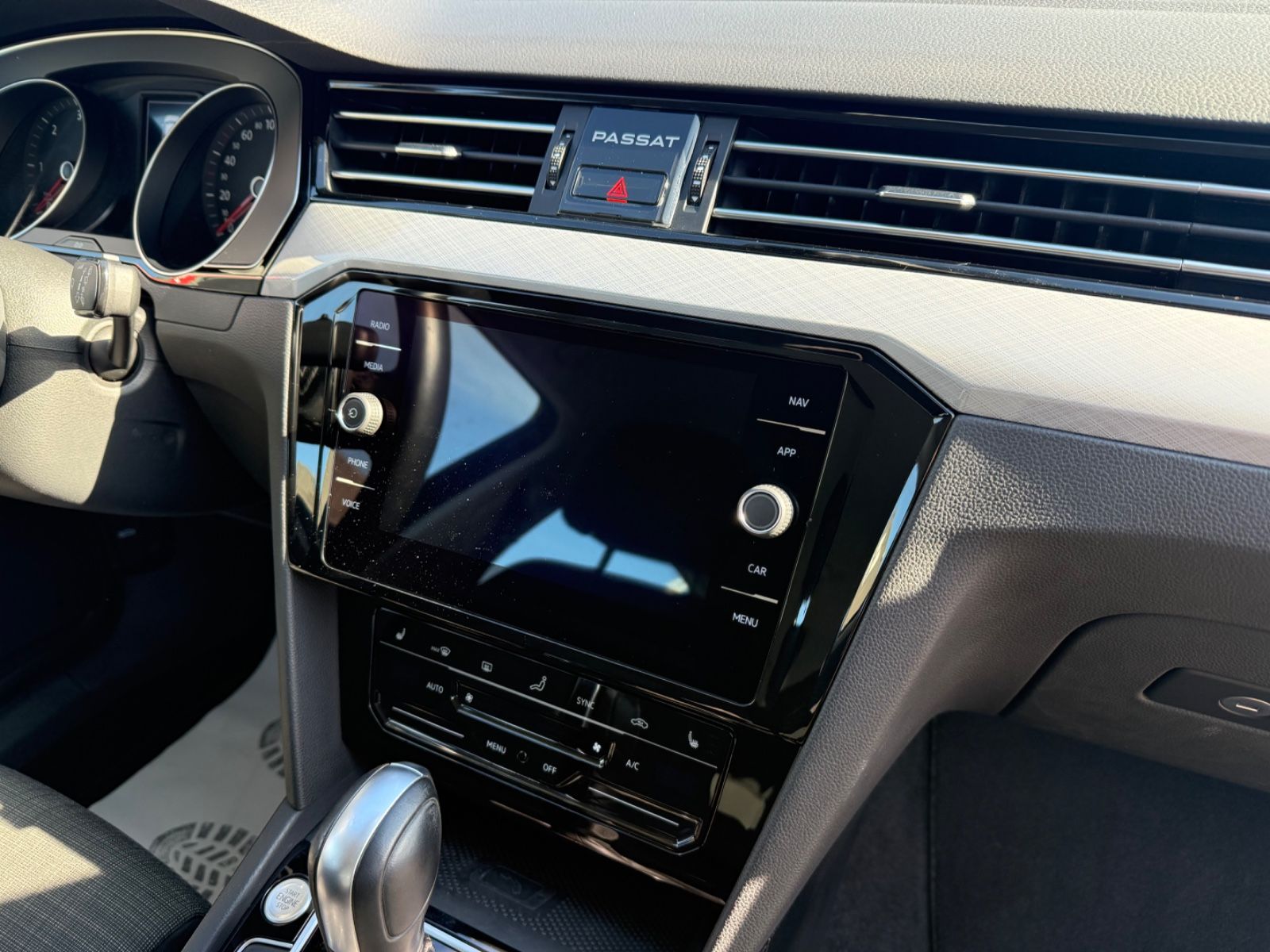 Passat Variant Business*2.0 TDI-150-PS*NAVI*1.HA