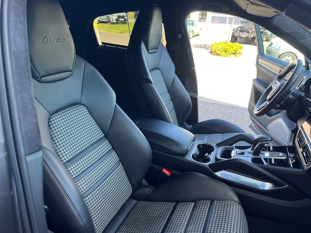 PORSCHE Cayenne Turbo Coupe Leichtbau Sport-Paket PD1 PORSCHE Cayenne Turbo Coupe Leichtbau Sport-Paket PD1