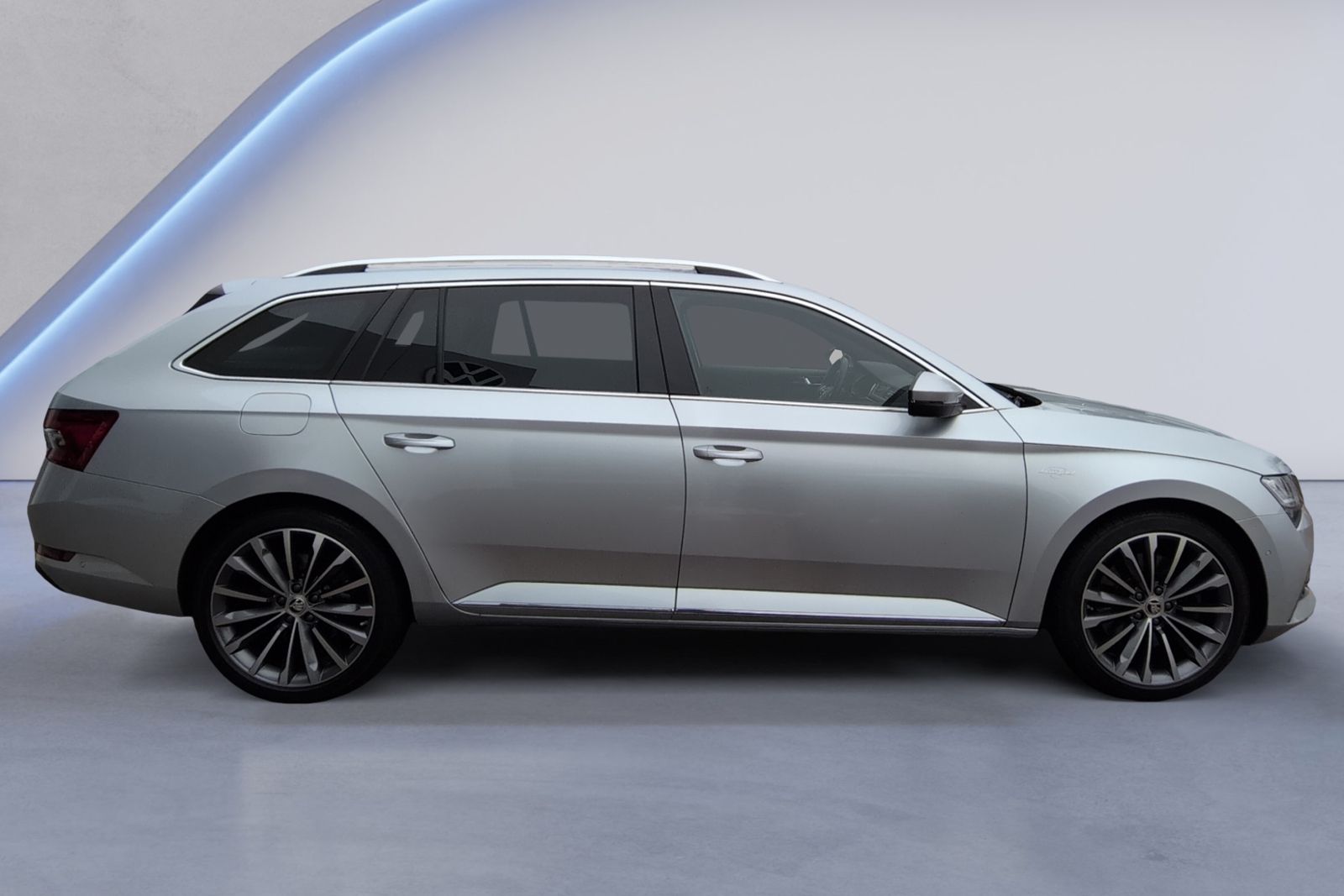 Superb Combi 2.0 TSI DSG 4x4 L&K STHZ+AHK