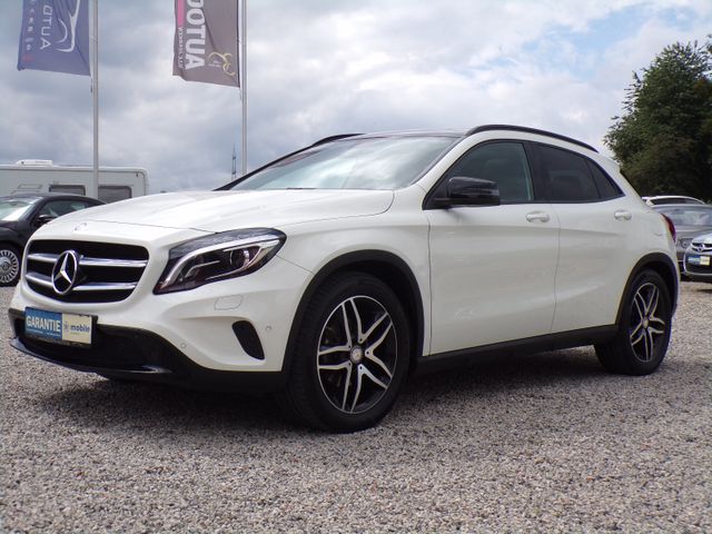 Mercedes-Benz GLA 200/NAVI/XENON/PDC/KLIMA/PANO-DACH/uvm.