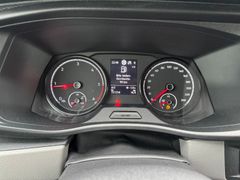 Fahrzeugabbildung Volkswagen T6.1 Caravelle Comfort Navi LED el.Tür Klimaaut.