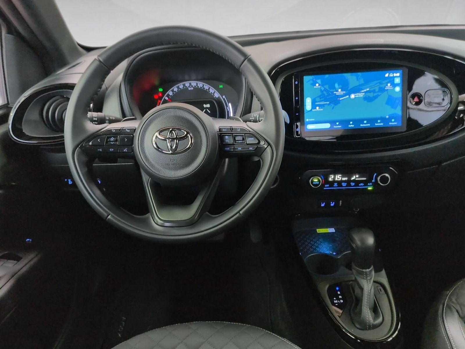 Fahrzeugabbildung Toyota Aygo X 1.0 Explore CVT AUT. KlimaA,LED,Navi,SHZ