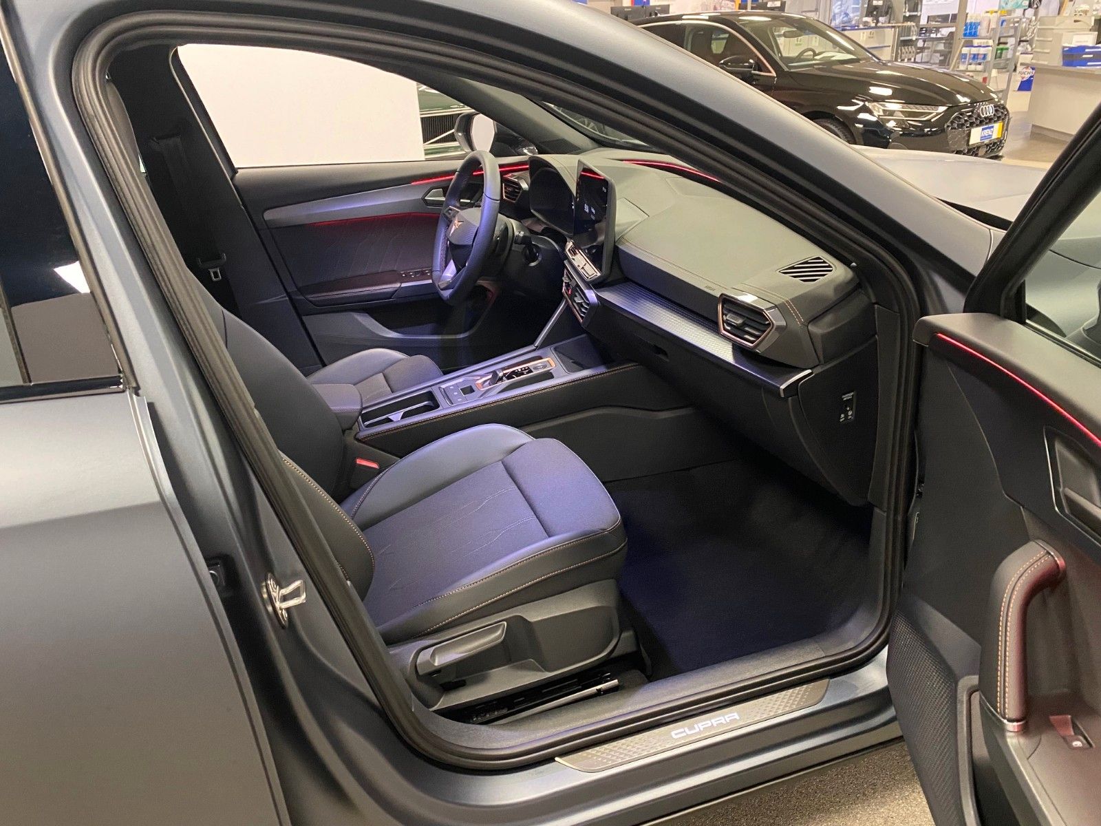 Fahrzeugabbildung CUPRA Formentor 1.5 eTSI MHEV DSG+MATRIX+NAVI+360°KAME