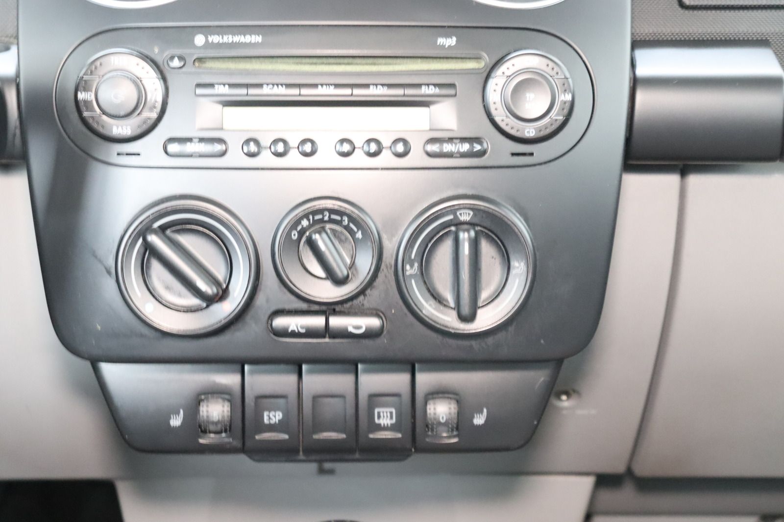 Fahrzeugabbildung Volkswagen New Beetle 2.0 * Sitzhzg. * Klima * HU/AU 07.27