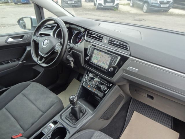 Fahrzeugabbildung Volkswagen Touran Comfortline/7-Sitz/150PS/AHK/Navi/
