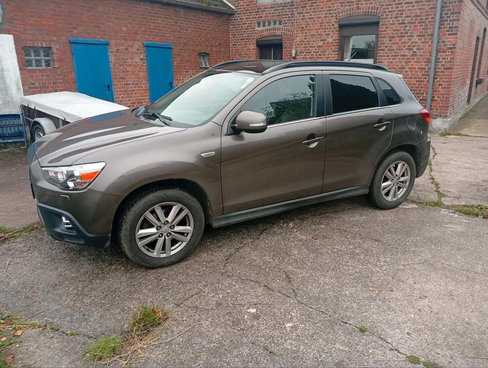 Mitsubishi ASX 2010 — photo 5