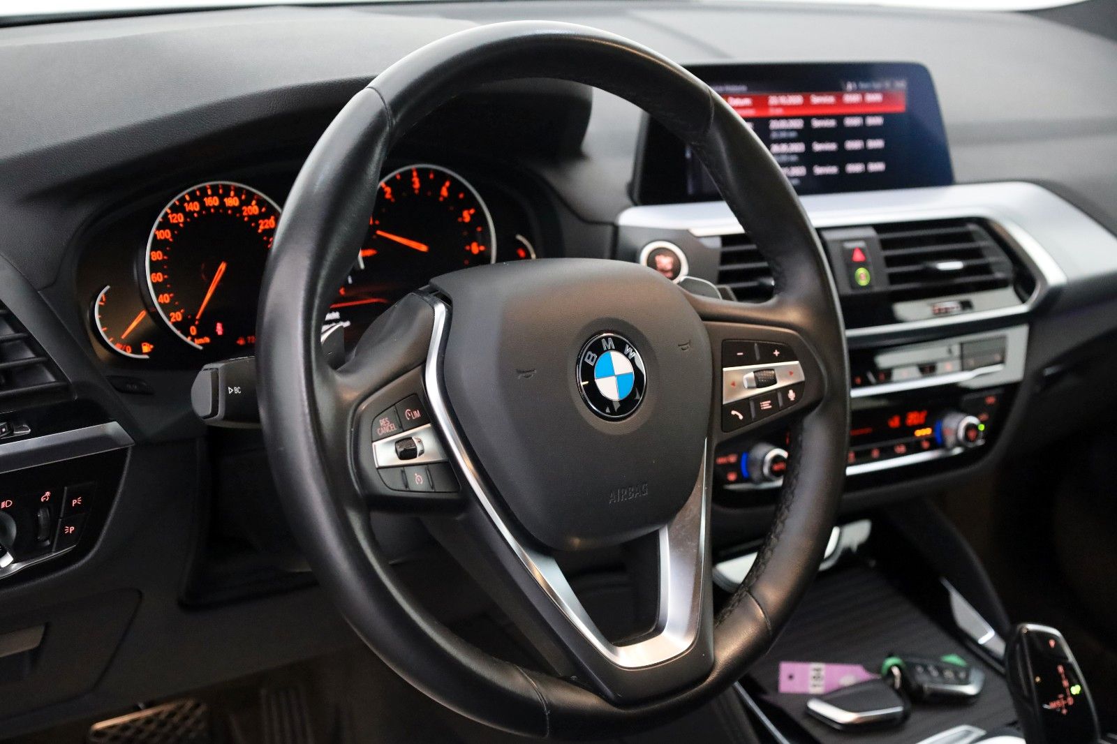 Fahrzeugabbildung BMW X4 xDrive 20 i Advantage,Leder,Navi,Kamera,LED
