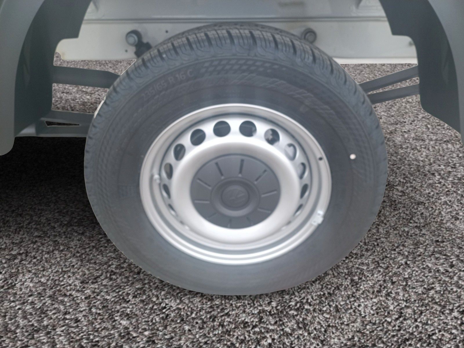 Fahrzeugabbildung Volkswagen Crafter 35 TDI 4MOTION Aut *7Sitze*DIFF*AHZV*RFK