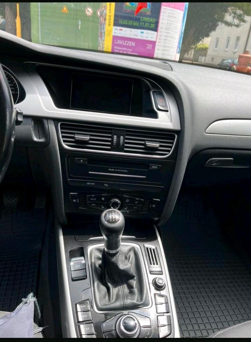 Audi A4 2009 — photo 7