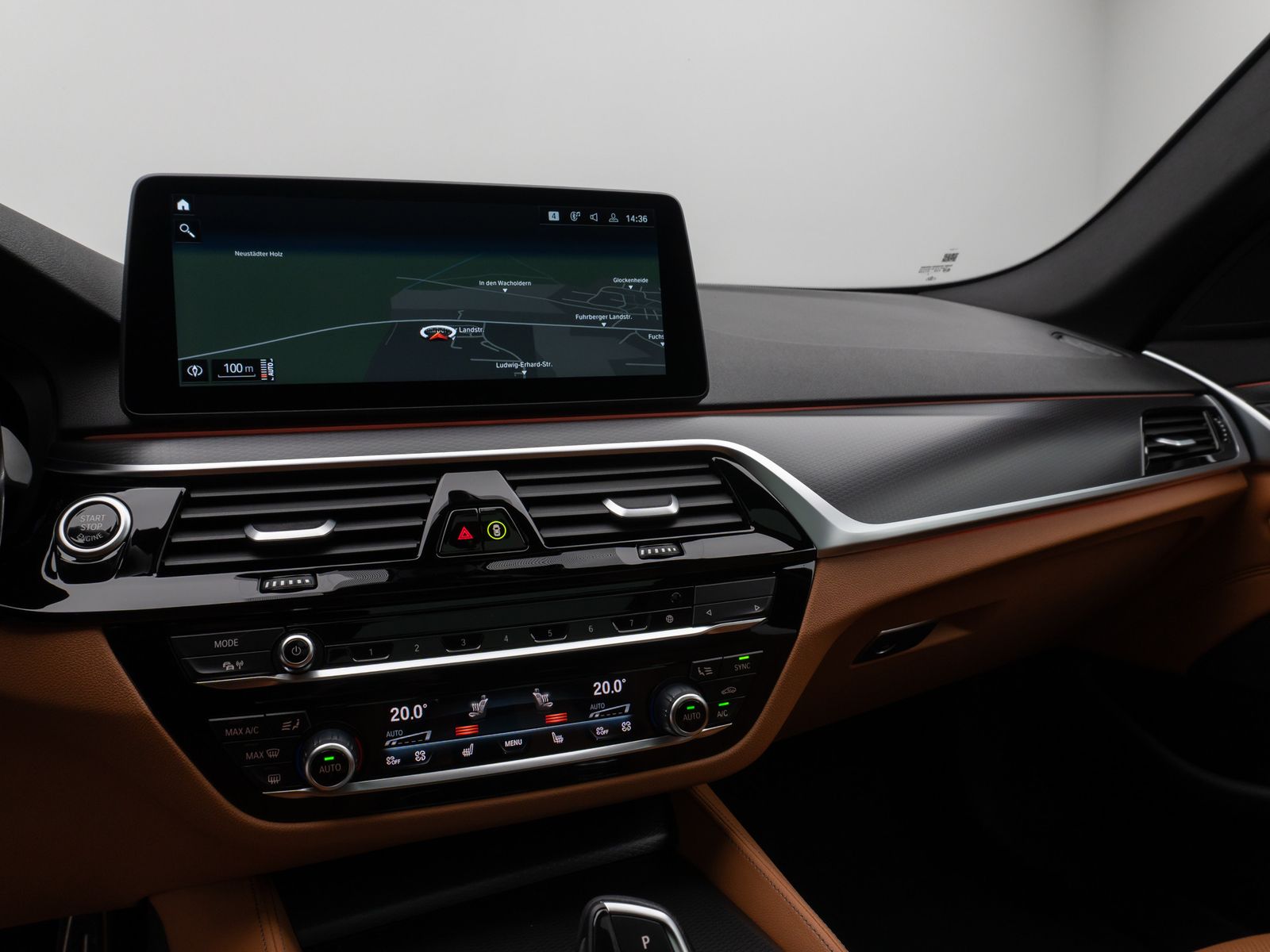 Fahrzeugabbildung BMW 530i M Sport Panorama Kamera DAB HiFi AHK Alarm