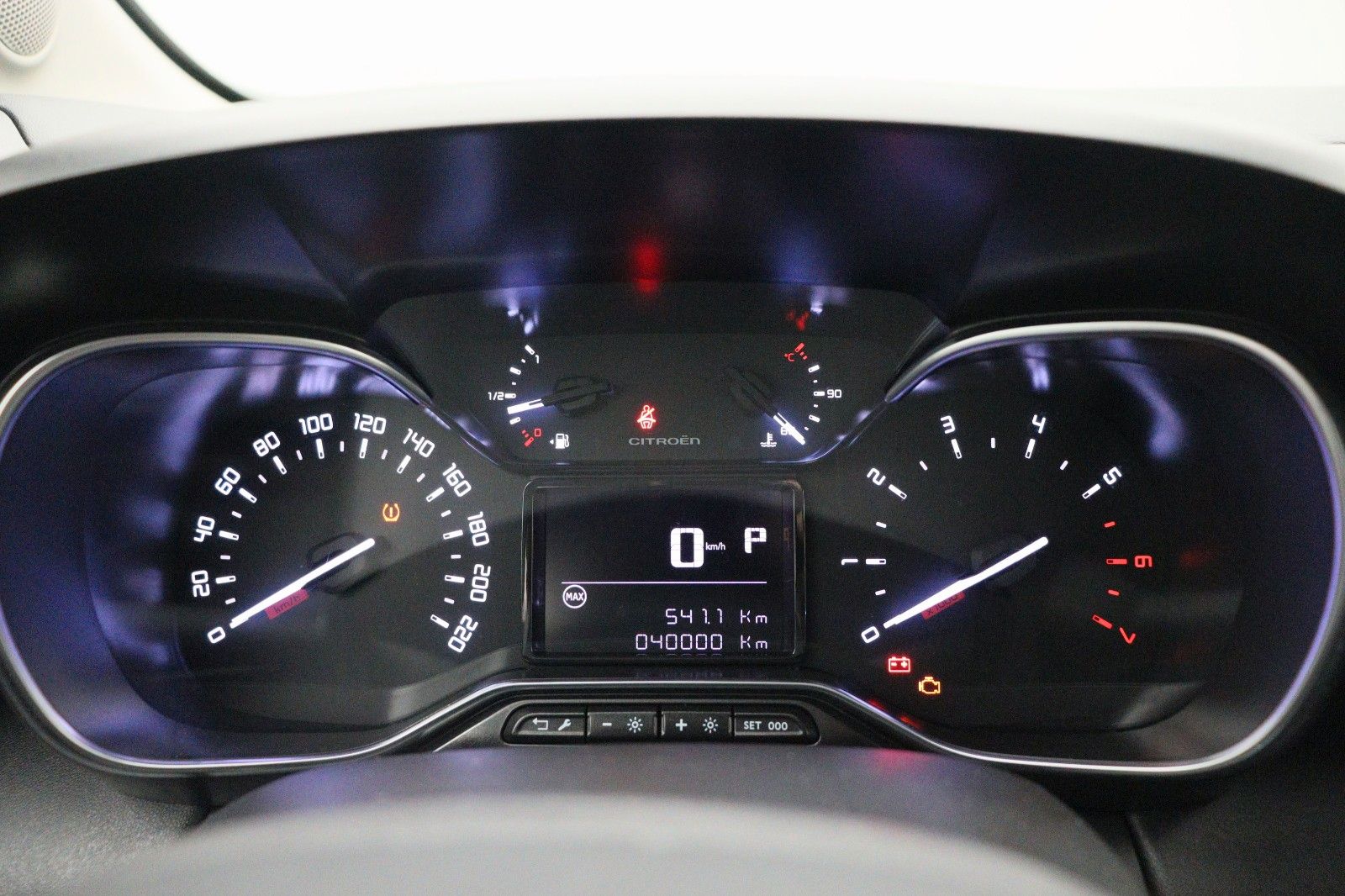 Fahrzeugabbildung Citroën C3 1.2 Aircross Plus NAVI LED DAB