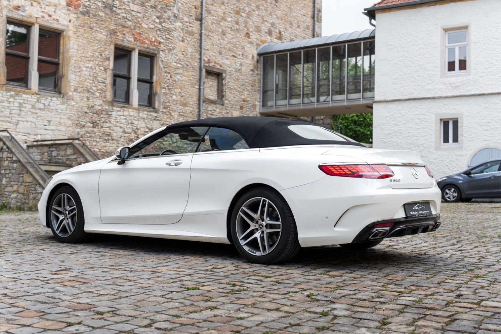 Fahrzeugabbildung Mercedes-Benz S 560 CABRIOLET BURMESTER 360° ACC MASSAGE LED