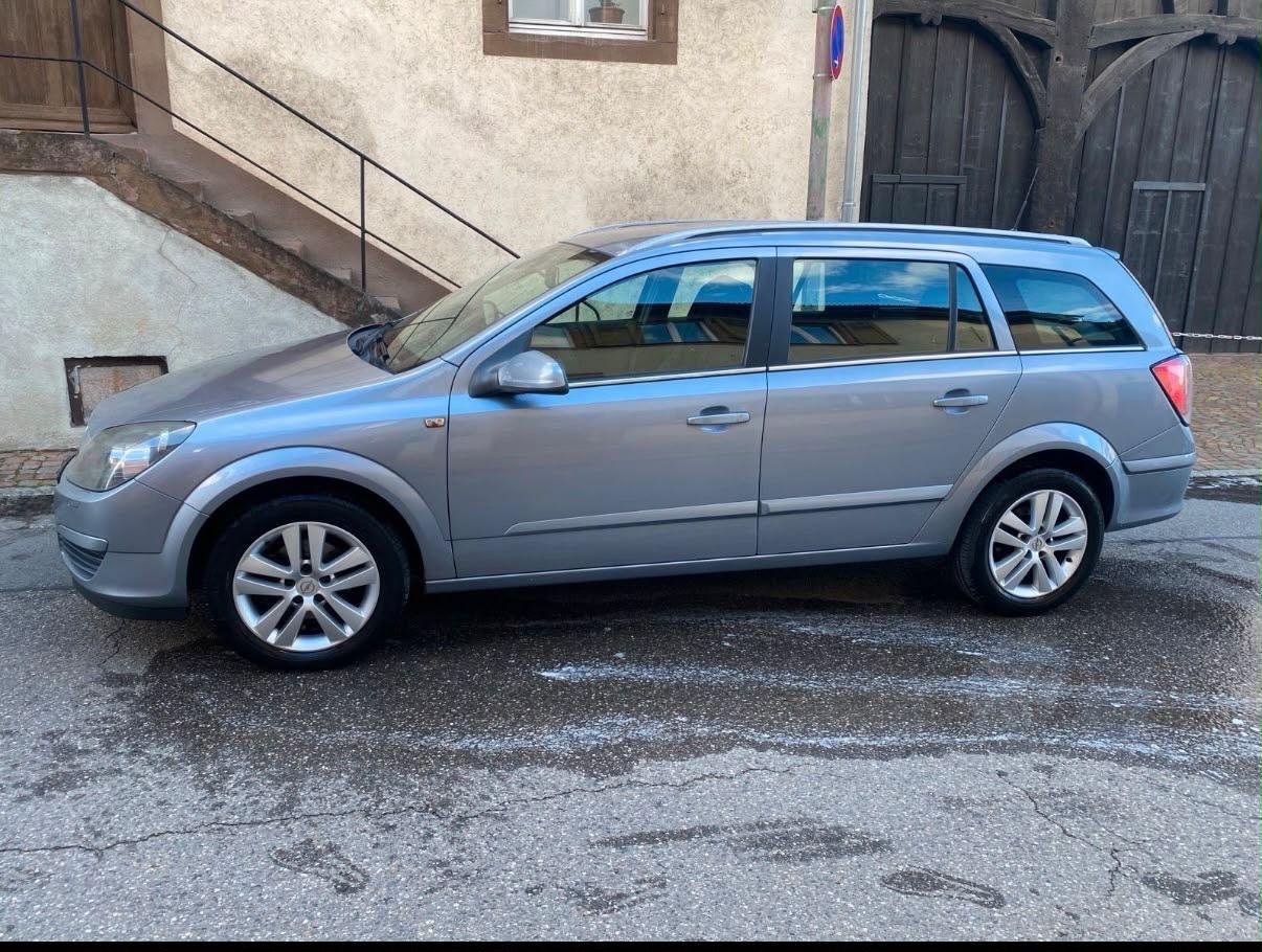 Opel Astra 2004 — двигун