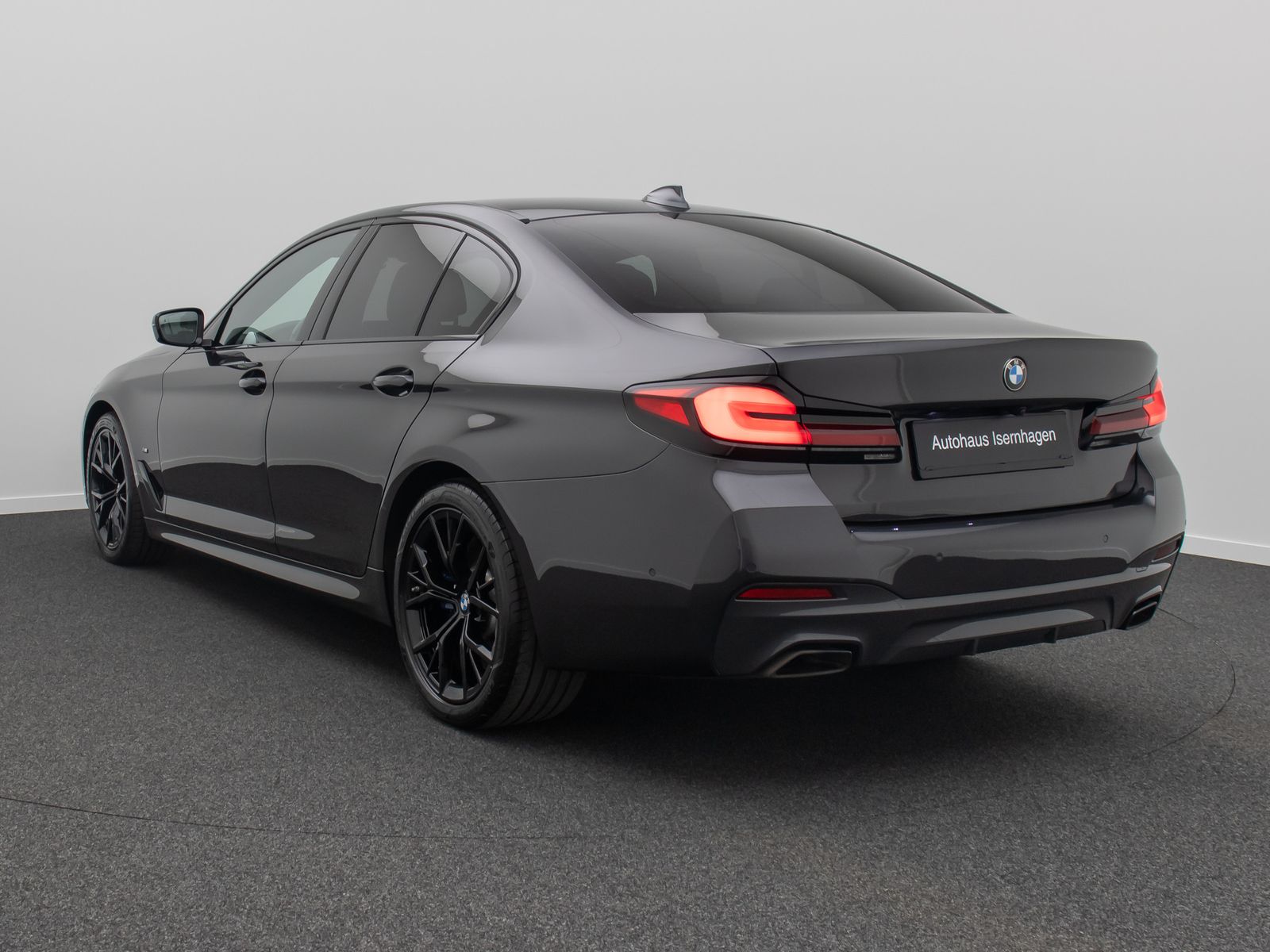 Fahrzeugabbildung BMW 540d xD M Sport Laser Kamera HUD DAB HiFi Komfor