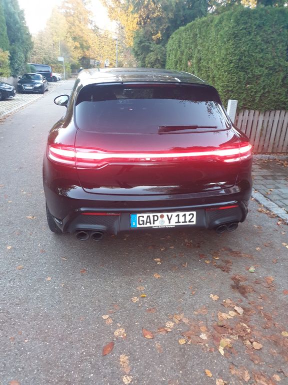 PORSCHE Macan 2023