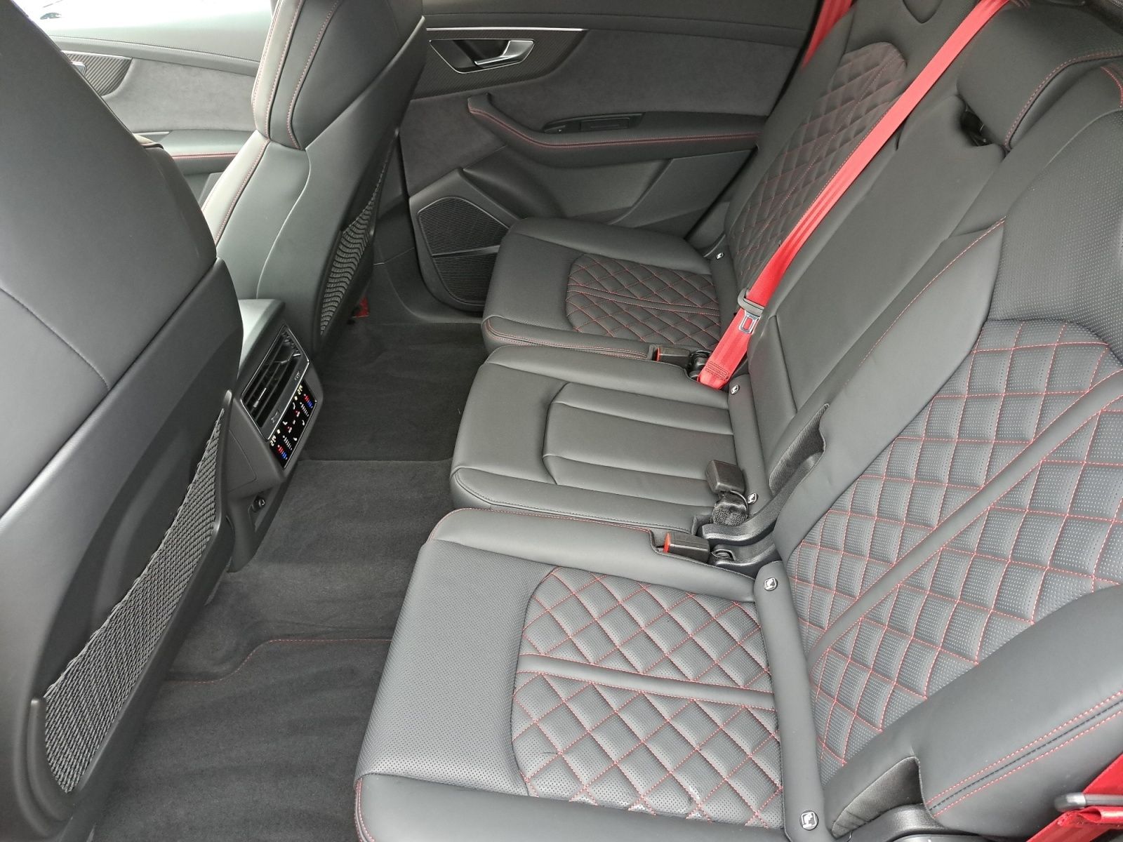 Audi SQ7 - Bild 12