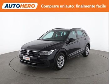 Volkswagen Tiguan - 1