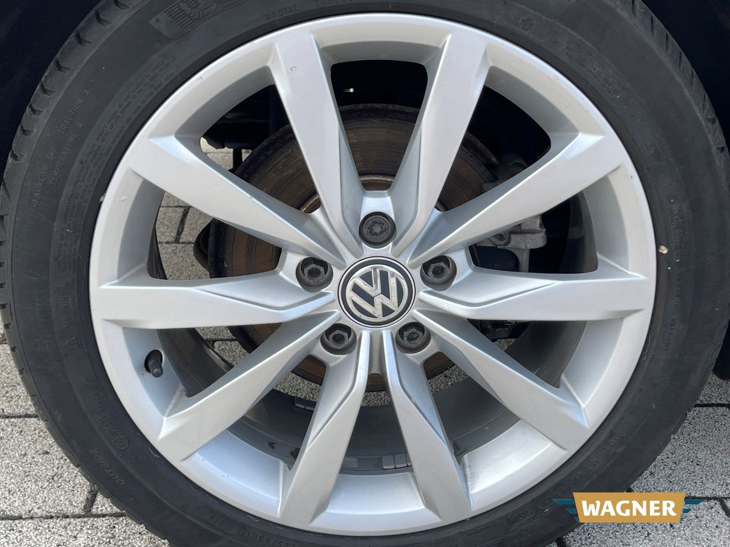 Fahrzeugabbildung Volkswagen Golf VII Highline BMT Klimaautomatik Bi-Xenon