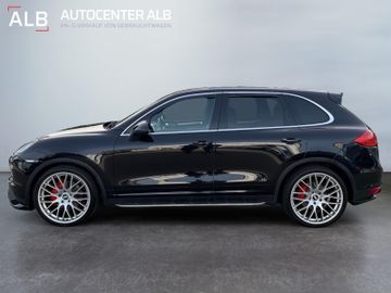 Porsche Cayenne - 2