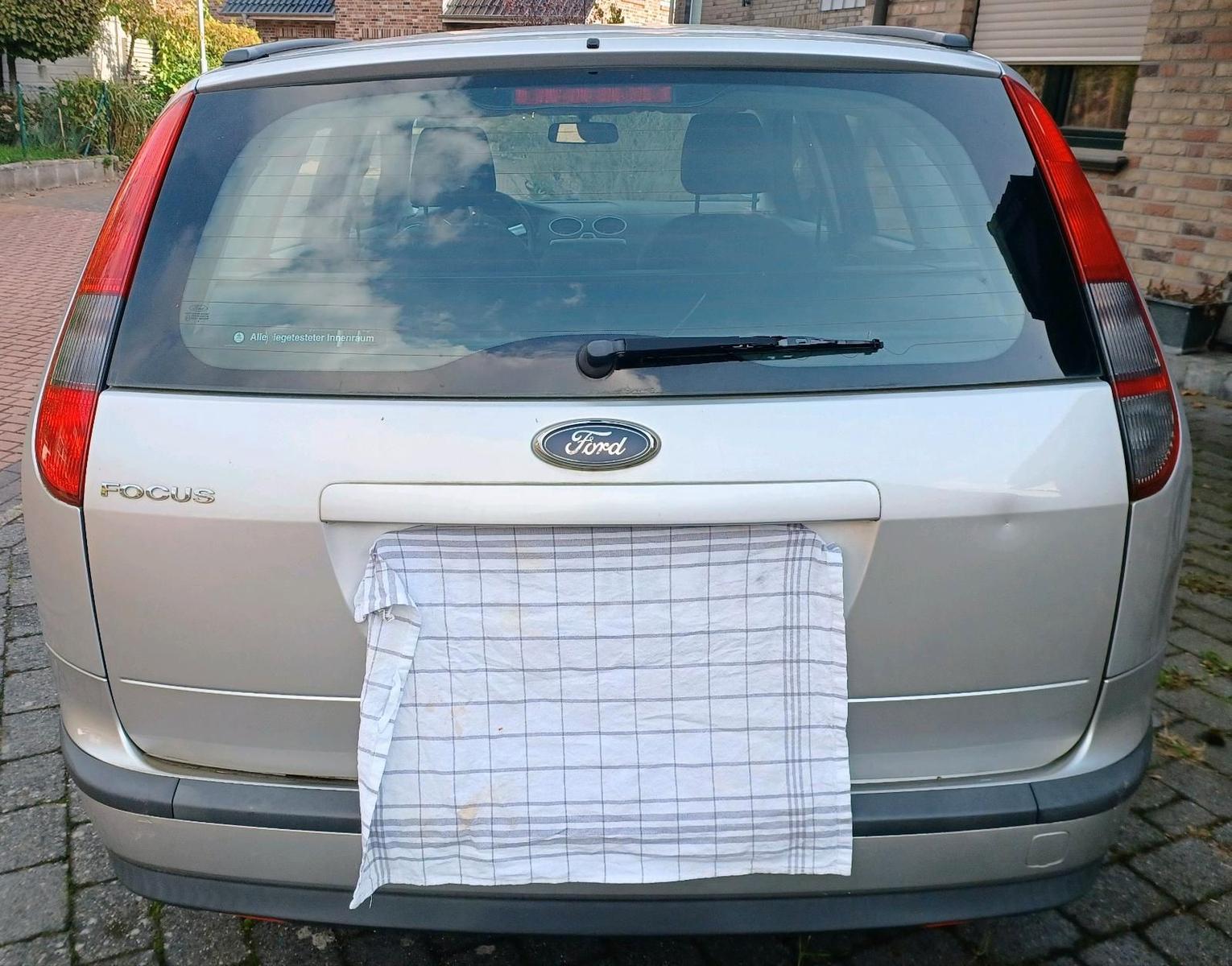 Ford Focus 2007 — rear view
