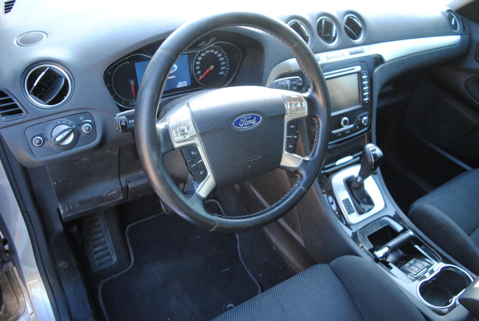 Ford Galaxy 2012 — photo 11