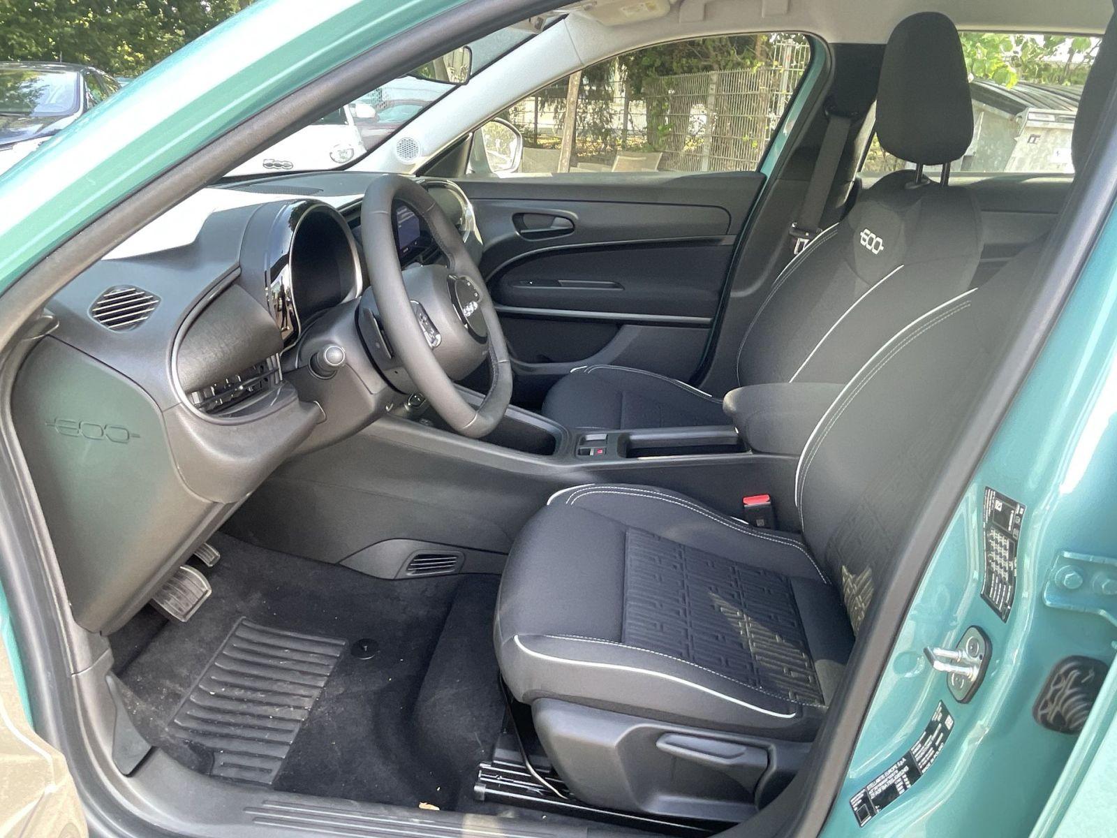 Fiat 600 Hybrid Special Edition NAVI|LED|SHZ|CarPlay|