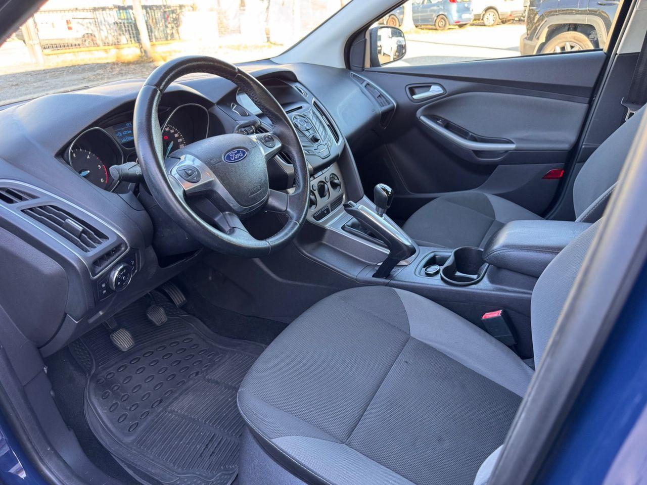 Ford Focus 2013 — photo 9