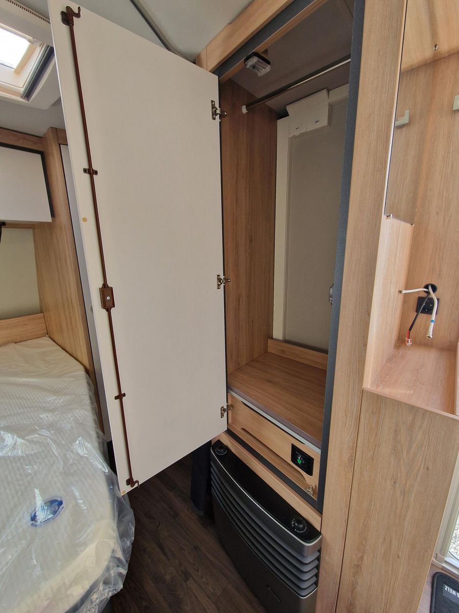 Fahrzeugabbildung Knaus Sport 450 FU