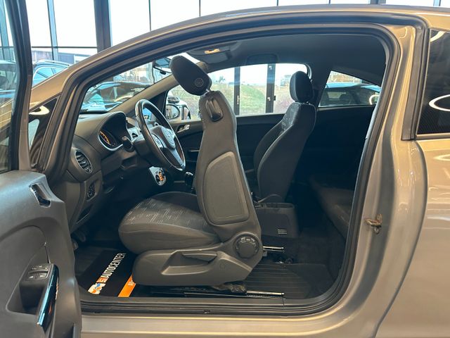 Opel Corsa D Satellite